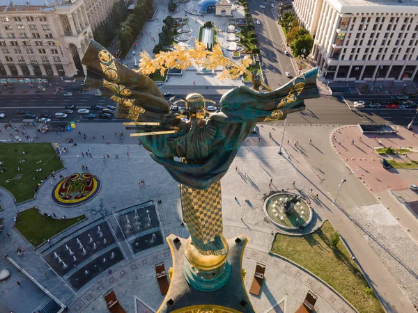 Monument on Independence Square in Kyiv, Ukraine — Stock Photo, Image