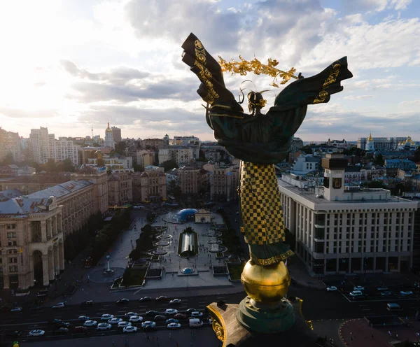 Monument på Självständighetstorget i Kiev, Ukraina — Stockfoto