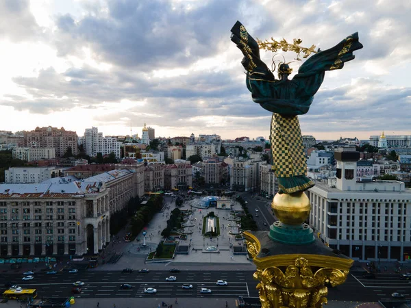 Monument på Självständighetstorget i Kiev, Ukraina — Stockfoto