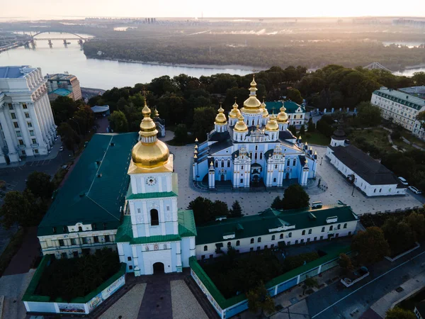 Kyiv, Ukrayna hava manzaralı: St. Michaels Altın Kubbeli Manastırı