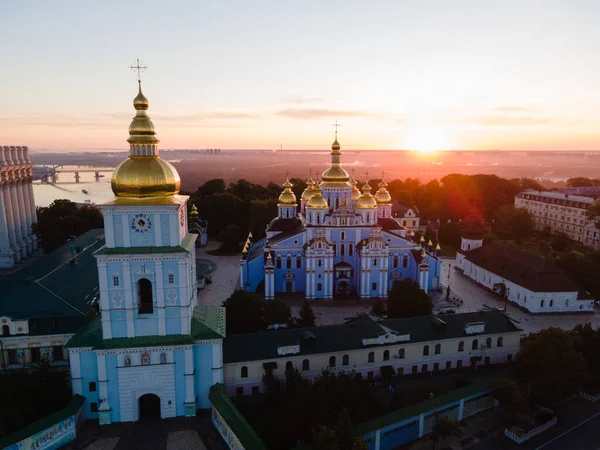 Kiev, Ucrania vista aérea: St. Michaels Golden-Domed Monastery — Foto de Stock