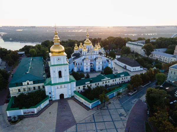 Київ, Україна Повітряний вид: Сен-Майклс Золотоверхий монастир — стокове фото