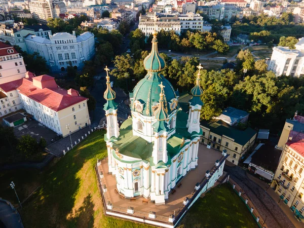 Vista aérea de la Iglesia de Kiev St. Andrews. Ucrania — Foto de Stock