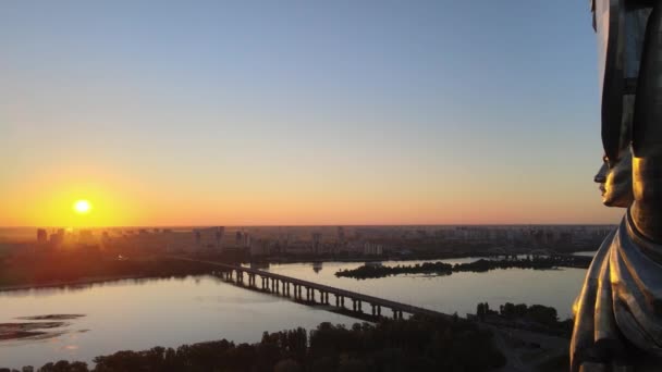 Monument Motherland in the morning. Kyiv, Ukraine. Aerial view — Stock Video