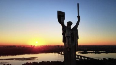 Sabah Anavatan Anıtı. Kyiv, Ukrayna. Hava görünümü