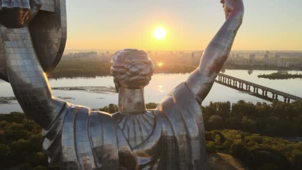 Monument Motherland in the morning. Kyiv, Ukraine. Aerial view — Stock Video