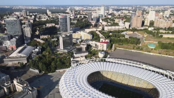 Повітряний вид Києва вдень. Україна — стокове відео