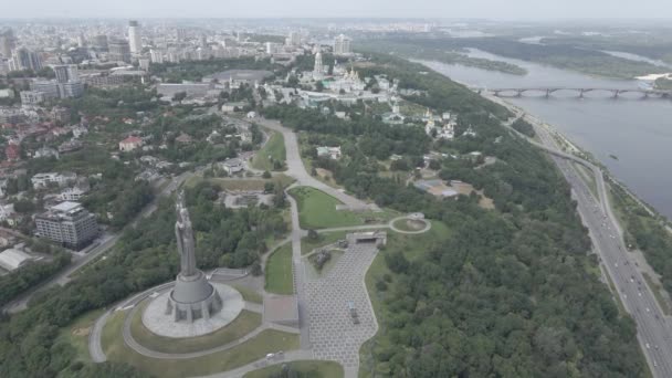 Повітряний вид Києва вдень. Україна — стокове відео