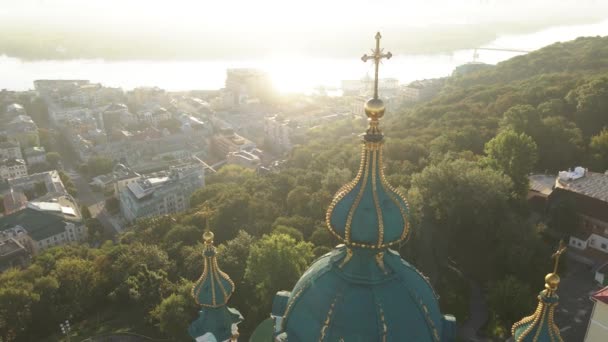 Igreja de St. Andrews ao amanhecer. Kiev, Ucrânia. Movimento lento — Vídeo de Stock
