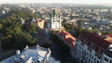 Şafakta St. Andrews Kilisesi 'nde. Kyiv, Ukrayna. Yavaş çekim