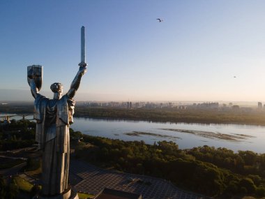 Sabah Anavatan Anıtı. Kyiv, Ukrayna. Hava görünümü