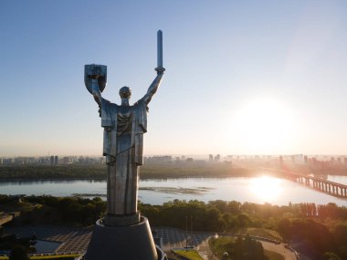 Sabah Anavatan Anıtı. Kyiv, Ukrayna. Hava görünümü