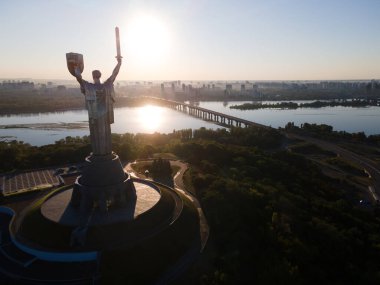Sabah Anavatan Anıtı. Kyiv, Ukrayna. Hava görünümü
