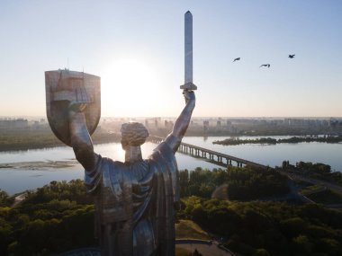 Sabah Anavatan Anıtı. Kyiv, Ukrayna. Hava görünümü