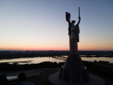 Sabah Anavatan Anıtı. Kyiv, Ukrayna. Hava görünümü