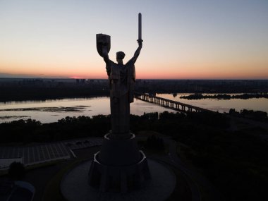 Sabah Anavatan Anıtı. Kyiv, Ukrayna. Hava görünümü