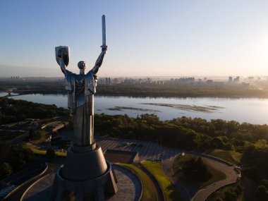 Sabah Anavatan Anıtı. Kyiv, Ukrayna. Hava görünümü
