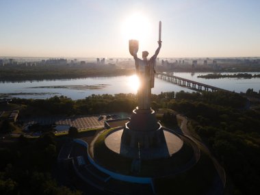 Sabah Anavatan Anıtı. Kyiv, Ukrayna. Hava görünümü