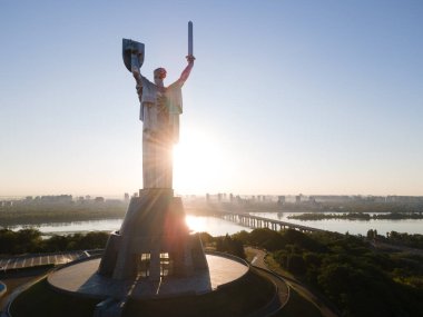 Sabah Anavatan Anıtı. Kyiv, Ukrayna. Hava görünümü