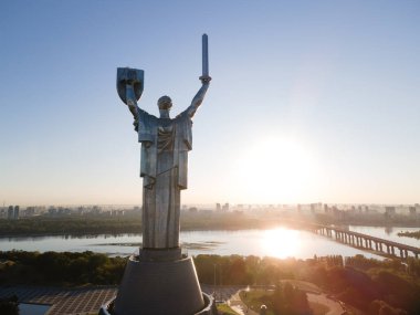 Sabah Anavatan Anıtı. Kyiv, Ukrayna. Hava görünümü