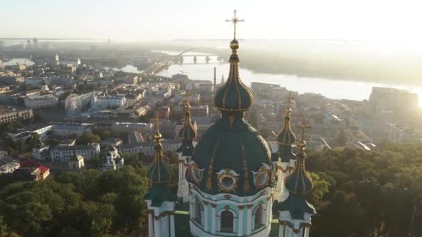 St. Andrews kyrka i gryningen. Kiev, Ukraina — Stockvideo