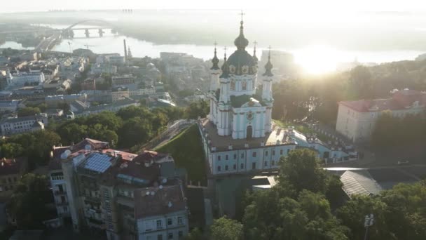 Iglesia de San Andrés al amanecer. Kiev, Ucrania — Vídeo de stock