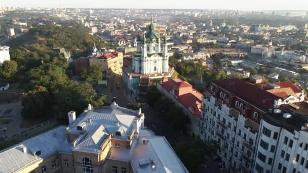 Iglesia de San Andrés al amanecer. Kiev, Ucrania — Vídeo de stock