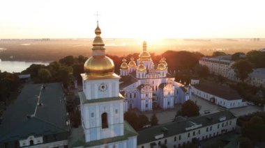 Kyiv, Ukrayna: St. Michaels Altın Kubbe Manastırı Sabah.