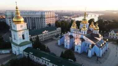 Kyiv, Ukrayna: St. Michaels Altın Kubbe Manastırı Sabah.