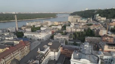 Kyiv, Ukrayna. Hava görüntüsü. Ağır çekim, düz, gri