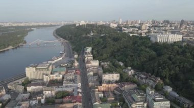 Kyiv, Ukrayna. Hava görüntüsü. Ağır çekim, düz, gri