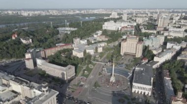 Kyiv, Ukrayna. Hava görüntüsü. Ağır çekim, düz, gri