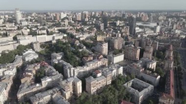 Kyiv, Ukrayna. Hava görüntüsü. Ağır çekim, düz, gri