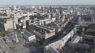 Kyiv, Ukrayna. Hava görüntüsü. Ağır çekim, düz, gri