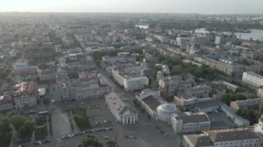 Kyiv, Ukrayna. Hava görüntüsü. Ağır çekim, düz, gri