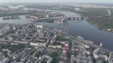 Kyiv, Ukrayna. Hava görüntüsü. Ağır çekim, düz, gri