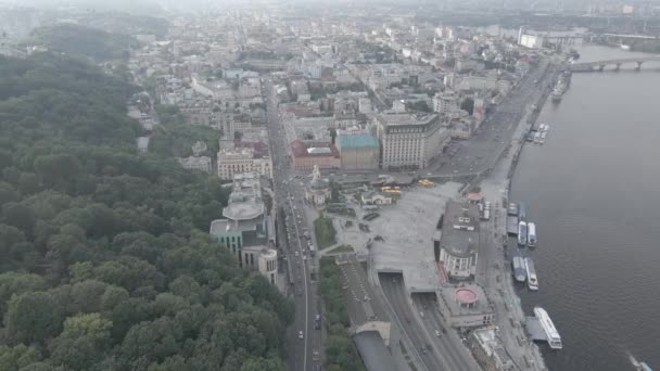 Київ, Україна. Вид з повітря. Повільний рух, плаский, сірий — стокове відео