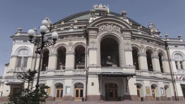 Kiev. Ucraina: Opera Nazionale dell'Ucraina. Vista aerea, rallentatore, piatto, grigio — Video Stock