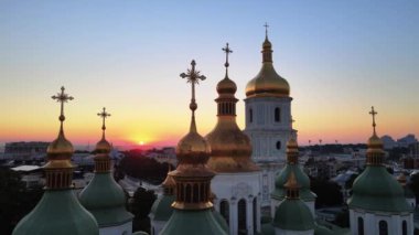 Kyiv. Ukrayna. Hava görüntüsü: Şafakta Aziz Sophia Kilisesi.