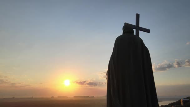 Monumento a Vladímir el Grande al amanecer. Kiev, Ucrania — Vídeo de stock