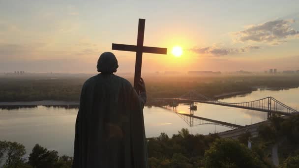 Monumento a Vladimir il Grande all'alba del mattino. Kiev, Ucraina — Video Stock