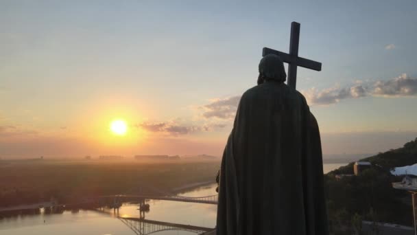 Monumento a Vladímir el Grande al amanecer. Kiev, Ucrania — Vídeos de Stock