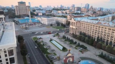 Sabahleyin Independence Meydanı 'nda. Kyiv, Ukrayna. Hava görünümü