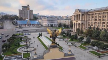 Sabahleyin Independence Meydanı 'nda. Kyiv, Ukrayna. Hava görünümü
