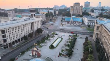 Sabahleyin Independence Meydanı 'nda. Kyiv, Ukrayna. Hava görünümü