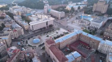 Sabahleyin Independence Meydanı 'nda. Kyiv, Ukrayna. Hava görünümü