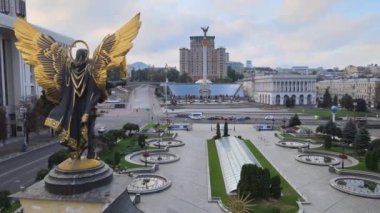 Sabahleyin Independence Meydanı 'nda. Kyiv, Ukrayna. Hava görünümü