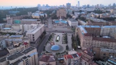 Sabahleyin Independence Meydanı 'nda. Kyiv, Ukrayna. Hava görünümü
