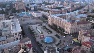 Sabahleyin Independence Meydanı 'nda. Kyiv, Ukrayna. Hava görünümü