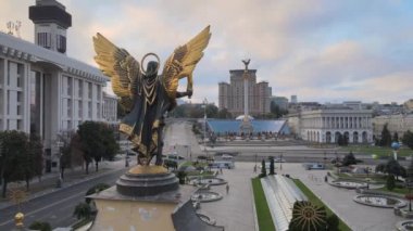 Sabahleyin Independence Meydanı 'nda. Kyiv, Ukrayna. Hava görünümü